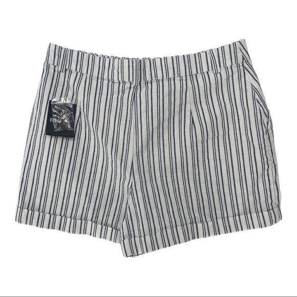 Forever 21 Medium Navy Blue Pinstripe Shorts - Picture 2 of 5
